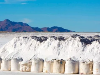 Desplome del Litio en China: Precios Caen 9% tras Medidas Antiespeculación y Posible Oferta de CATL