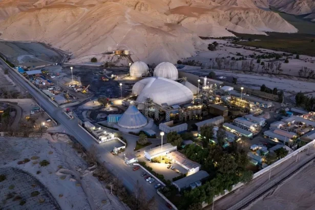 Estudiantes de Atacama conocen minería sustentable en visita a Planta Cerrillos