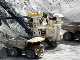 Extracción de petróleo y minería en Perú creció 2,1% en tercer trimestre de 2025