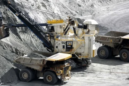 Extracción de petróleo y minería en Perú creció 2,1% en tercer trimestre de 2025