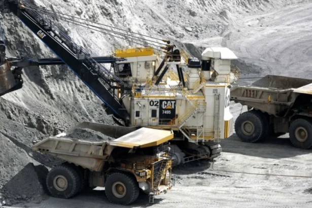 Extracción de petróleo y minería en Perú creció 2,1% en tercer trimestre de 2025