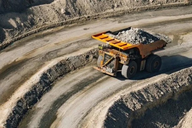 CEO de minería en Chile ganan hasta $31 millones líquidos al mes