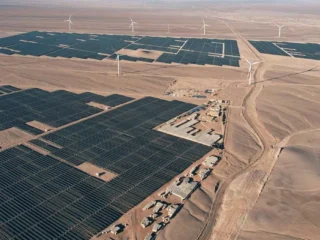 Enel Chile lanza proyecto BESS Las Salinas con energía solar y eólica