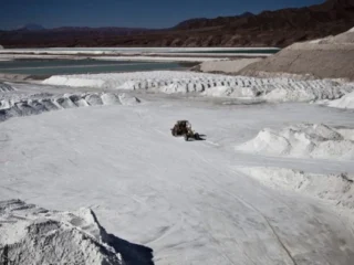 SEA presenta nueva guía para proyectos de extracción de litio en salares
