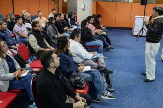 Codelco impulsa transformación digital en pymes con taller sobre inteligencia artificial