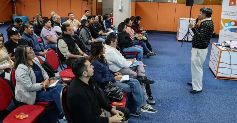 Codelco impulsa transformación digital en pymes con taller sobre inteligencia artificial