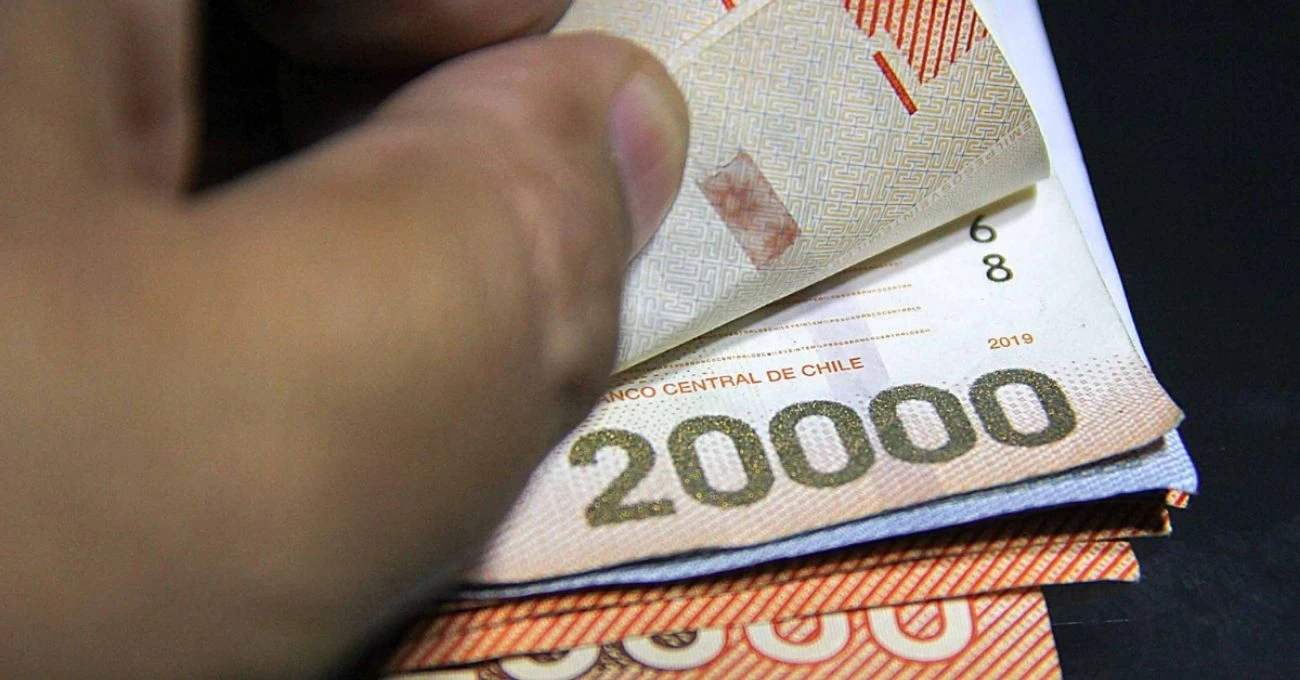 Beneficios estatales para pensionados y trabajadores: fechas y montos antes de Navidad