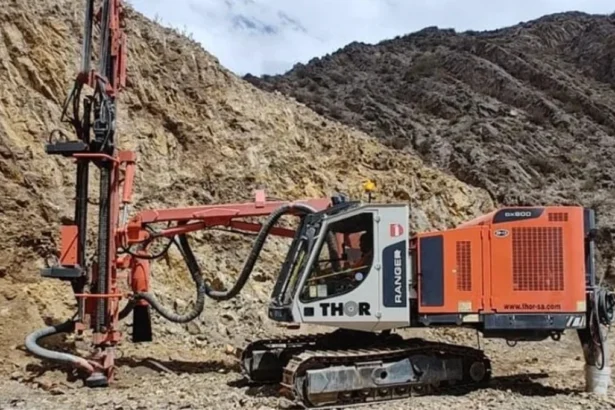 Mogotes Metals inicia perforaciones en Filo Sur, explorando pórfido de cobre binacional