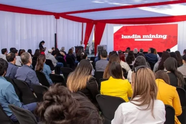 Feria Laboral en Atacama conecta estudiantes con oportunidades en minería sustentable