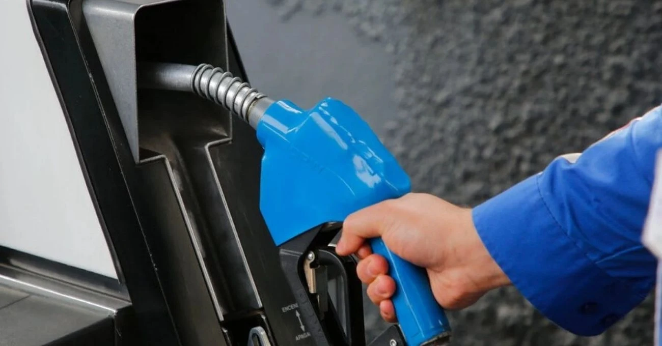 Precio de las bencinas: revisa los valores promedio para este viernes