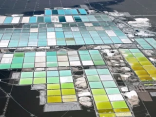 Tianqi Lithium considera acudir a arbitraje internacional por acuerdos entre SQM y Codelco