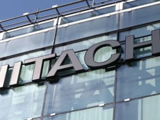 Hitachi Energy invierte US$ 1.000 millones para modernizar redes eléctricas globales