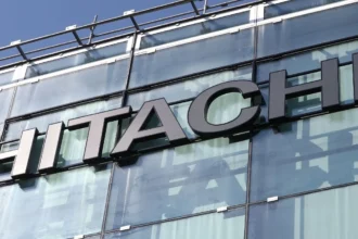 Hitachi Energy invierte US$ 1.000 millones para modernizar redes eléctricas globales