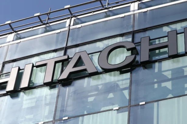 Hitachi Energy invierte US$ 1.000 millones para modernizar redes eléctricas globales