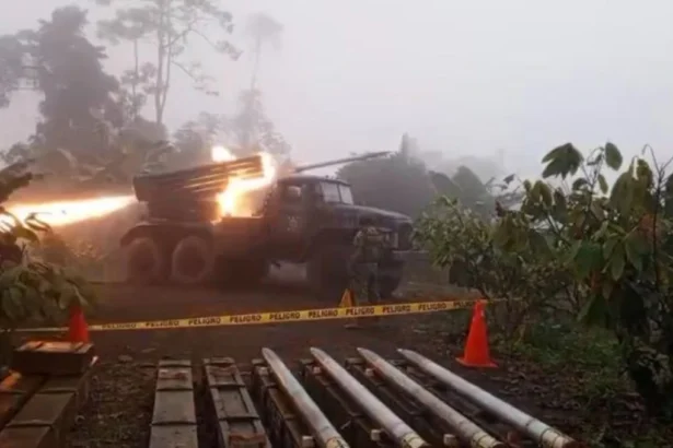 Fuerzas Armadas de Ecuador Neutralizan 12 Hectáreas de Minería Ilegal en Ofensiva "Tormenta de Fuego"
