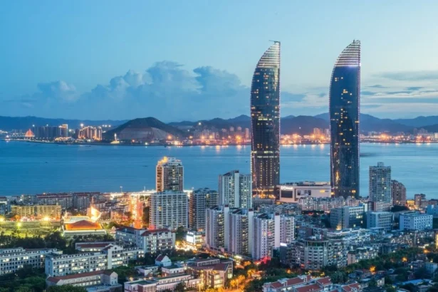 China proyecta crecimiento económico de $23,9 billones con foco en el consumo interno