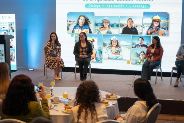 Más de 120 trabajadoras protagonizaron segundo Encuentro de Mujeres de Empresas Colaboradoras de Minera Centinela