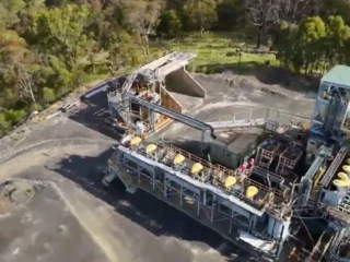 Antimonio bajo presión: producción en declive y demanda en ascenso impulsan el valor estratégico del mineral