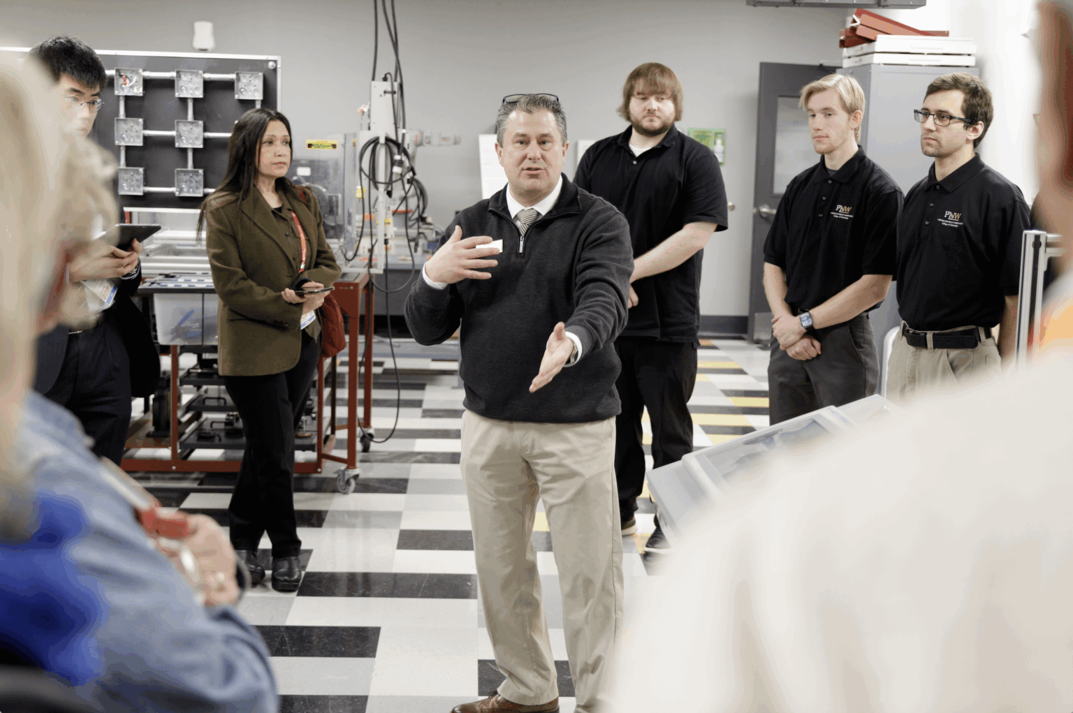 Empresas impulsan formación práctica para enfrentar déficit de jóvenes profesionales tecnológicos Empresas impulsan formación práctica para enfrentar déficit de jóvenes profesionales tecnológicos