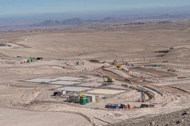Minera Centinela promueve el liderazgo femenino en su cadena de valor