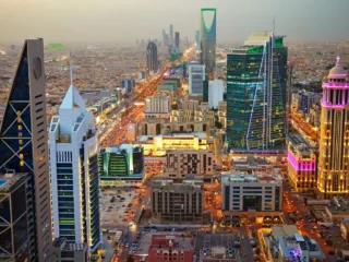 Empieza a regir acuerdo entre Chile y Emiratos Árabes: favorecerá al 98% de las exportaciones al país