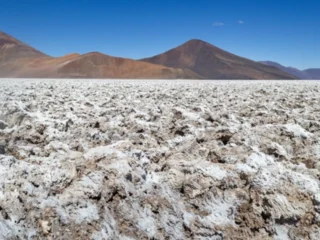 Industria del litio apuesta por el crecimiento del procesamiento downstream