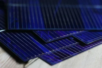 Investigadores chinos explican el secreto de cómo diseñaron la célula solar de silicio más eficiente del mundo, con un 27.81% de eficiencia certificada