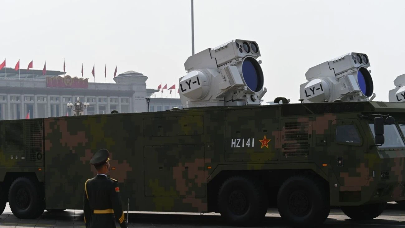 China ha logrado algo difícil de creer: reducir a un segundo la producción de armas láser y piezas para coches eléctricos