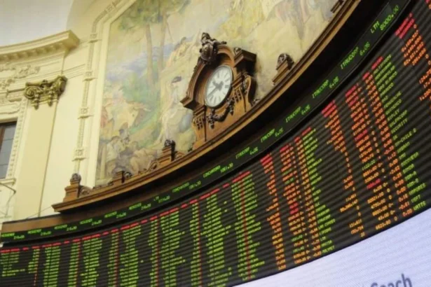 Bolsa de Santiago vuelve a hacer historia: El IPSA supera por primera vez los 10.000 puntos