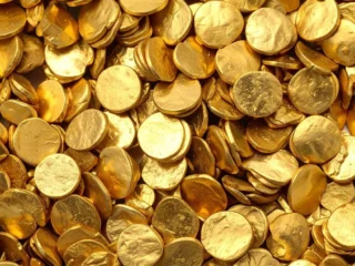 Descubrimiento del siglo, Desentierran monedas y lingotes de oro en un campo cultivado y pertenece a un solo país