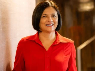 Gigante minera Barrick designa a exministra Loreto Silva como su directora independiente principal