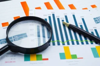 Tras superar los 10.000 puntos, el IPSA modera su avance, pero igual cierra con su máximo histórico 60 del año