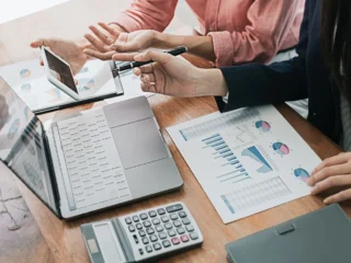 Deloitte busca trabajadores: Conoce cómo postular para trabajar en la importante empresa de auditoría