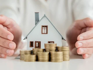 Ingreso mínimo para comprar una casa se ha duplicado en los últimos seis años: para una vivienda de $100 millones, pasó de $800 mil a más de $1,6 millones