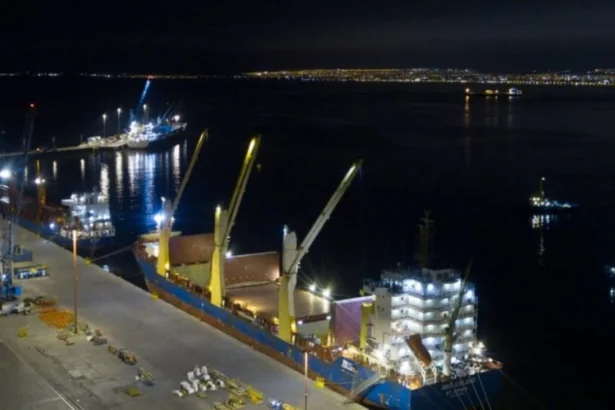 Terminal Puerto Coquimbo atiende recalada simultánea de tres buques