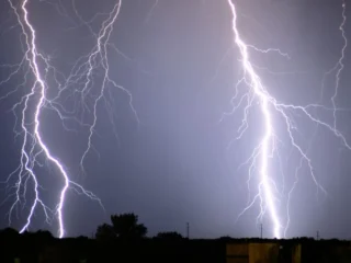 Jaime Leyton anuncia tormentas eléctricas y chubascos fuertes en la cordillera de la RM: Conoce el pronóstico del tiempo