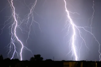 Jaime Leyton anuncia tormentas eléctricas y chubascos fuertes en la cordillera de la RM: Conoce el pronóstico del tiempo