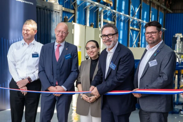 FLS inaugura nueva planta en Chile para liderar el suministro de piezas de poliuretano en Sudamérica