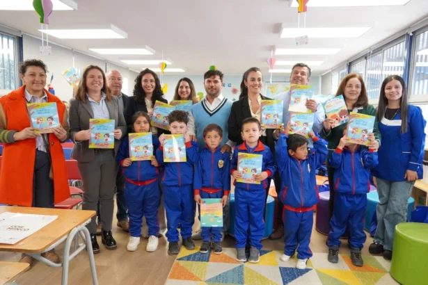 Compromiso Minero y Consejo Regional Minero de Coquimbo firman convenio para acercar la minería a las futuras generaciones