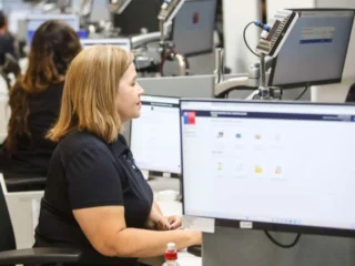 Sueldos superan los $2,3 millones: Conoce las ofertas laborales disponibles en el Ministerio de Economía y cómo postular a ellas