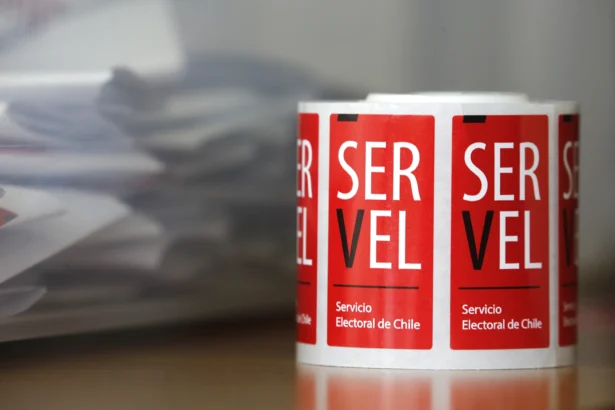 Multas de hasta $556 mil por no asistir a ejercer de vocal de mesa en Presidenciales 2025