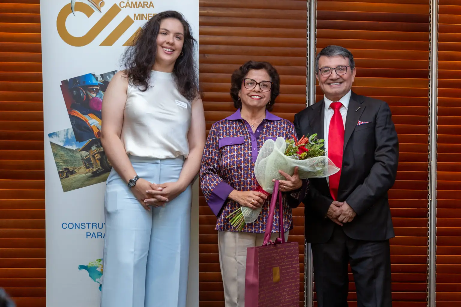 Destacaron trabajo colaborativo para el desarrollo de la minería y comunidades Destacaron trabajo colaborativo para el desarrollo de la minería y comunidades