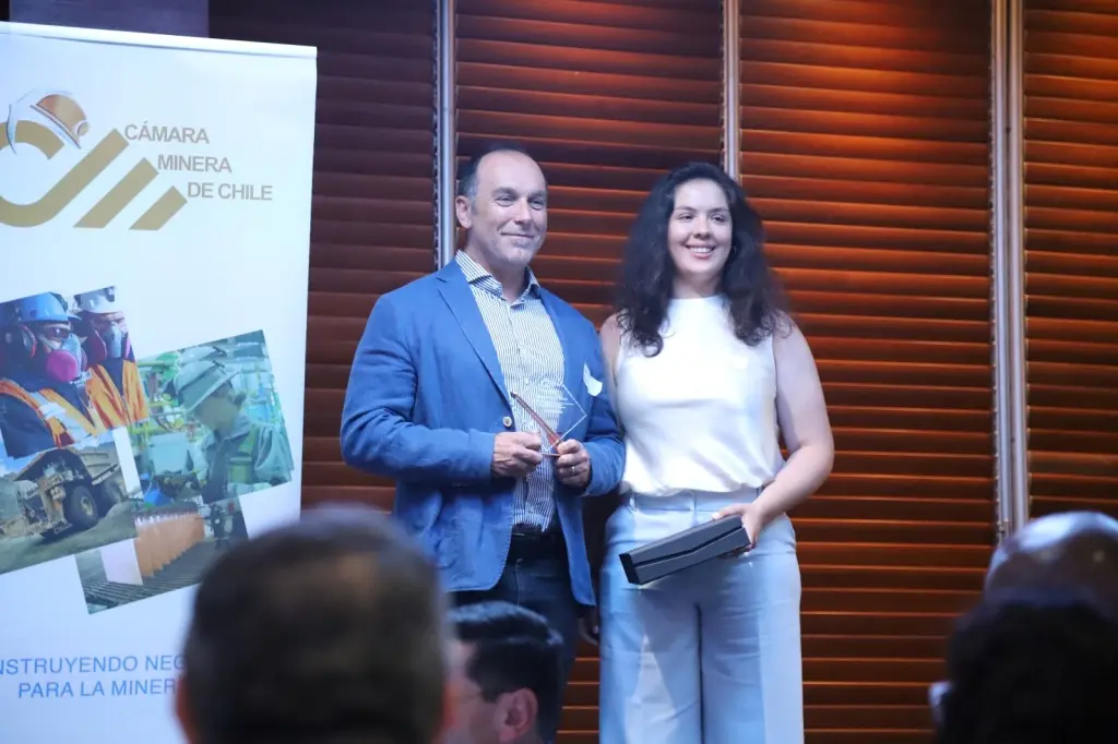 Destacaron trabajo colaborativo para el desarrollo de la minería y comunidades Destacaron trabajo colaborativo para el desarrollo de la minería y comunidades