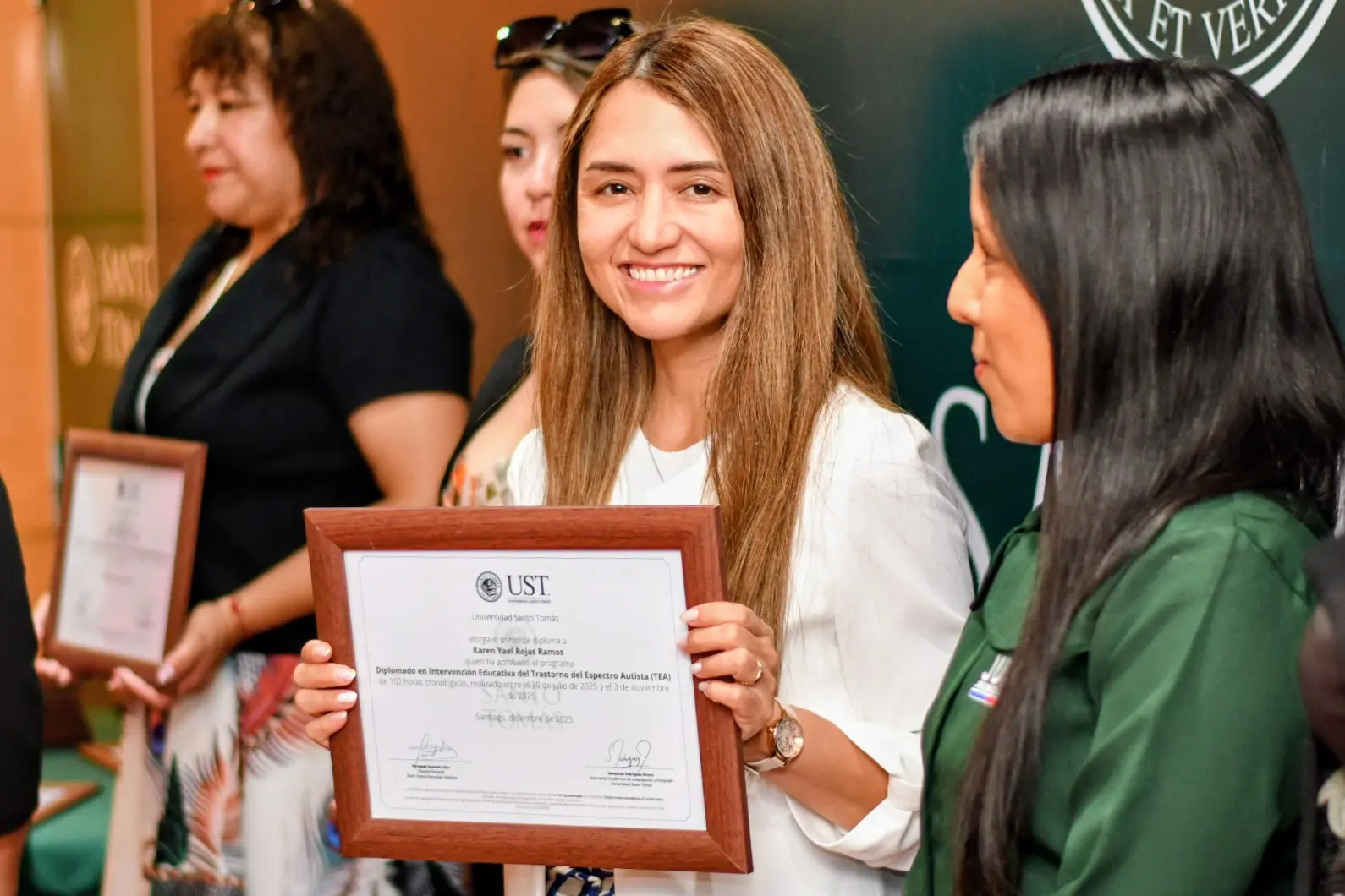 Santo Tomás, Fundación Collahuasi y Junji impulsan formación en autismo para educadores de Tarapacá