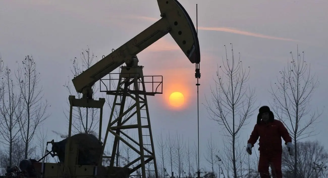 El petróleo cae bajo los US$ 60 y profundiza mínimos anuales ante señales geopolíticas y sobreoferta El petróleo cae bajo los US$ 60 y profundiza mínimos anuales ante señales geopolíticas y sobreoferta