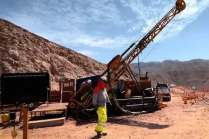 Tier One Silver amplía la colaboración comunitaria en Curibaya y se prepara para la siguiente fase de perforación y exploración