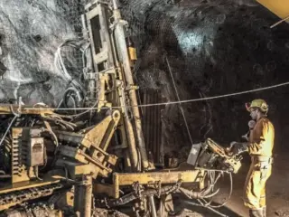 Hemlo Mining anuncia su primer vertido de oro y actualiza su capital social post-consolidación