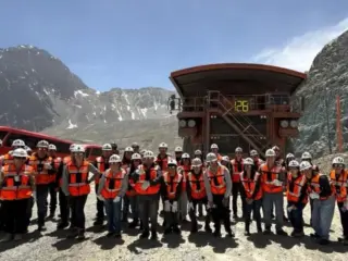 Estudiantes del Valle de Aconcagua visitan Codelco Andina para reforzar sus conocimientos en minería