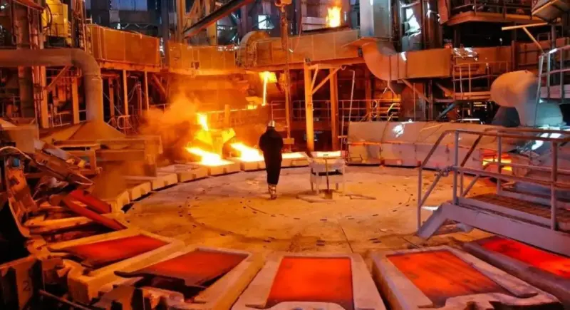 Producción cuprífera muestra contrastes: Codelco cae 14% en octubre mientras Escondida sube casi 12%