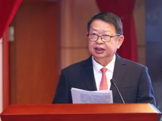 Chen Jinghe se retira y deja a Zijin Mining en la élite global del sector